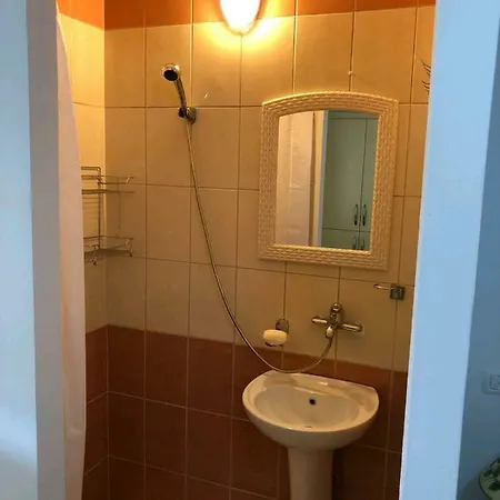 Aris Apartment *